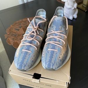 YEEZYS 380 New condition